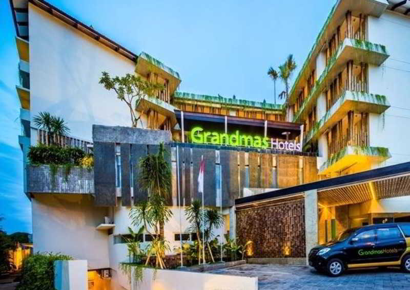Grandmas Plus Hotel Airport Kuta Lombok Exterior foto