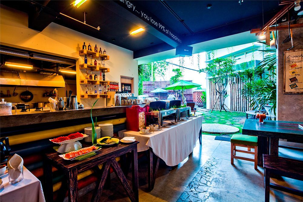 Grandmas Plus Hotel Airport Kuta Lombok Exterior foto
