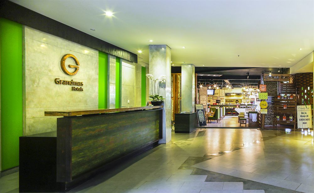 Grandmas Plus Hotel Airport Kuta Lombok Exterior foto