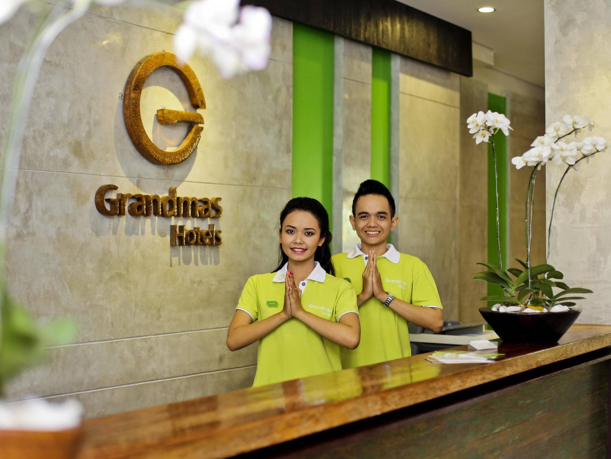Grandmas Plus Hotel Airport Kuta Lombok Exterior foto