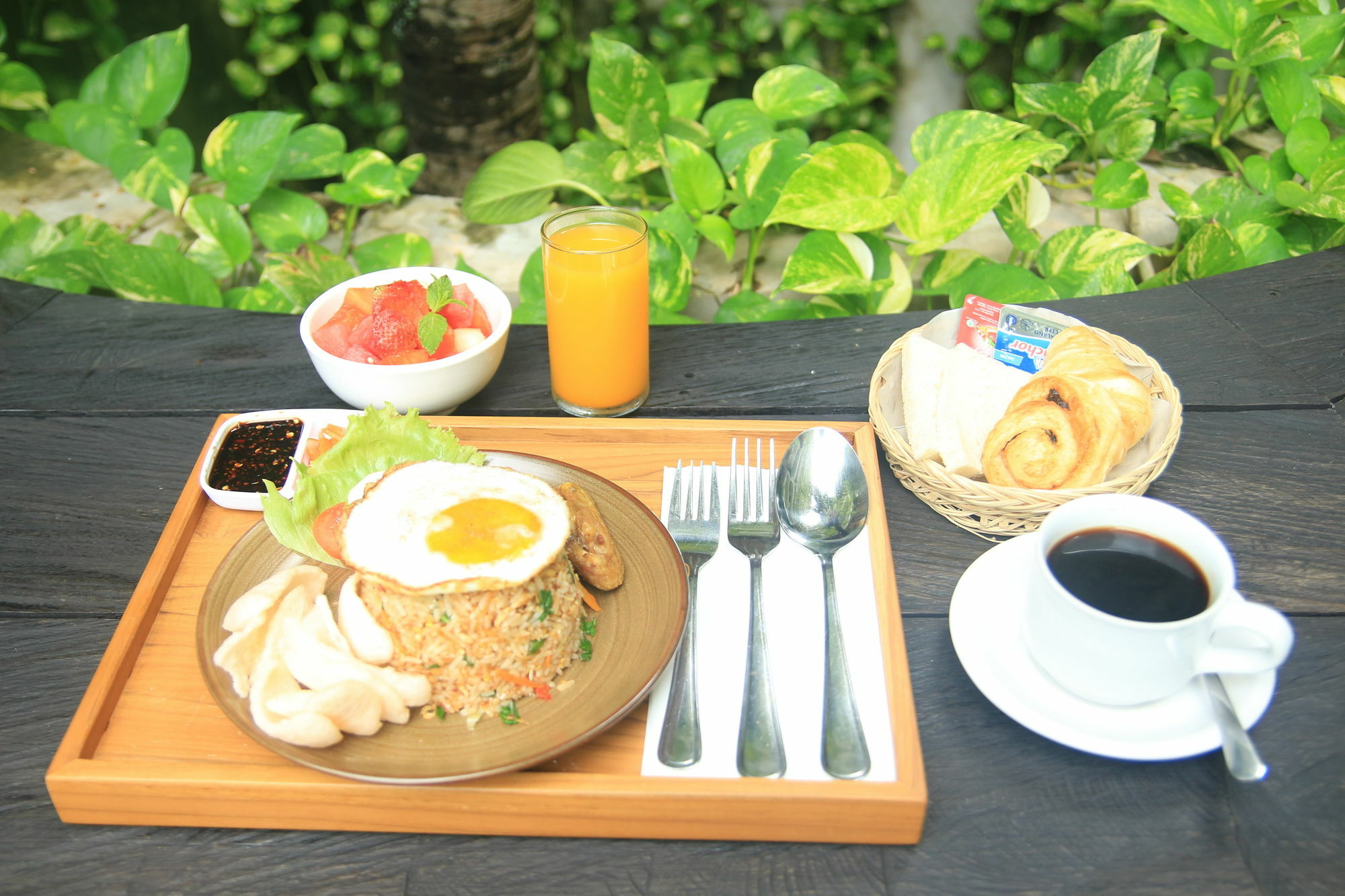 Grandmas Plus Hotel Airport Kuta Lombok Exterior foto